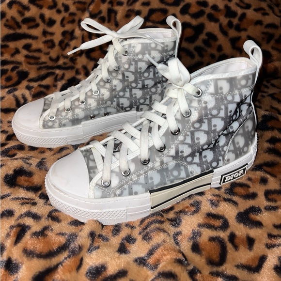 Dior High-Top Sneakers 🤍 - Picture 1 of 5